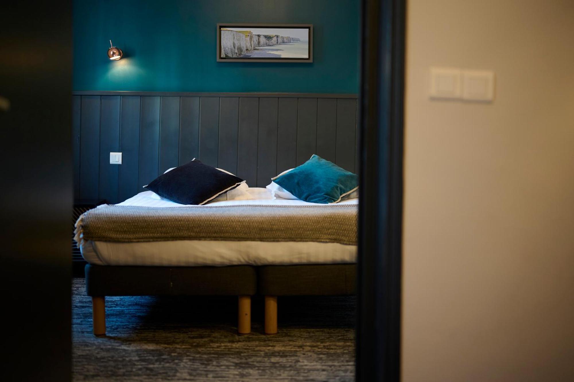 The Originals Boutique, Hotel La Colonne De Bronze, Saint-Valery-Sur-Somme Exterior photo