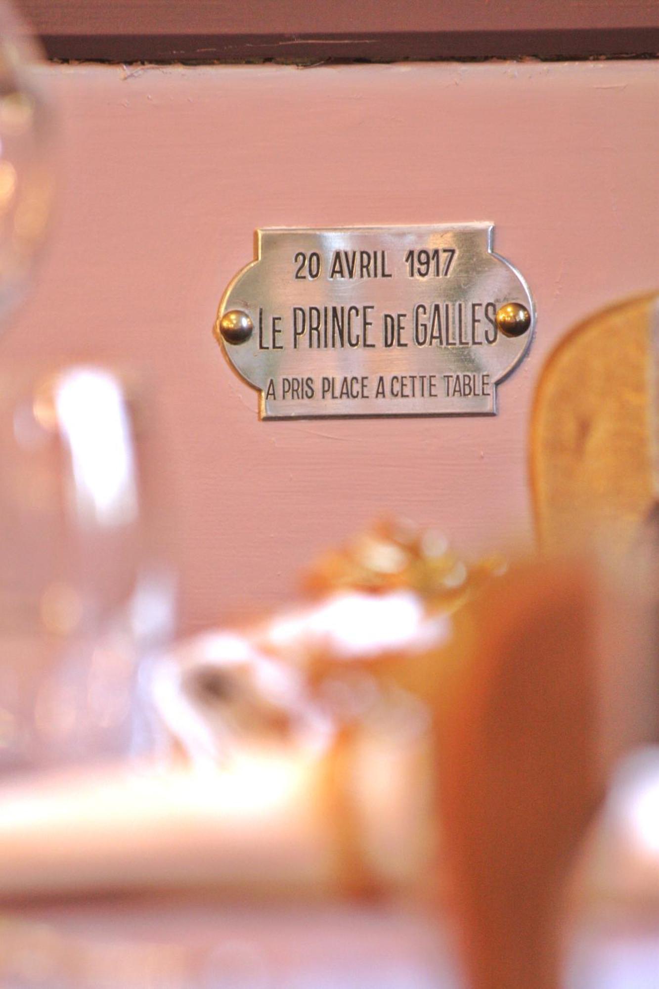 The Originals Boutique, Hotel La Colonne De Bronze, Saint-Valery-Sur-Somme Exterior photo