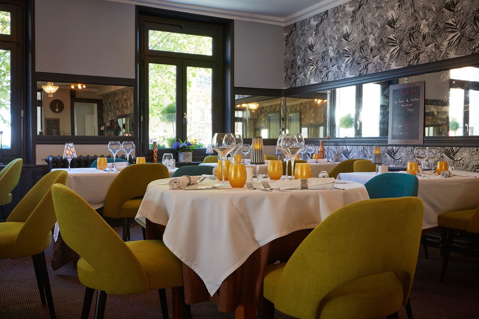 The Originals Boutique, Hotel La Colonne De Bronze, Saint-Valery-Sur-Somme Exterior photo